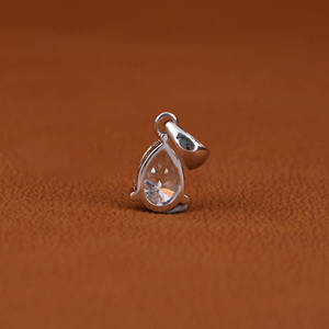 Colgante de Oro Sólido de 14 Quilates para Mujer, con Diamante Cultivado en Laboratorio en Forma de Pera, para Toda Ocasión, Chapado en Oro Sólido, Joyería Minimalista para el Cuerpo - Product Image 3