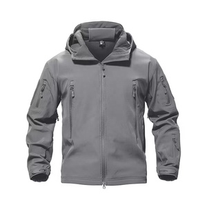 เสื้อแจ็คเก็ตน้ำหนักเบาสำหรับกิจกรรมกลางแจ้งแบบสั่งทำพิเศษ ผู้จำหน่ายชุดเดินป่า MOQ ต่ำ ราคาถูก เสื้อแจ็คเก็ตกันน้ำแบบ Softshell - Product Image 1