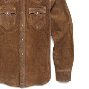 เสื้อเชิ้ตหนังกลับผู้ชาย ผลิตจากโรงงาน แบบ OEM สั่งทำพิเศษ ติดกระดุมแบบแฮนด์เมด สไตล์ลำลอง สตรีทแฟชั่น ระบายอากาศได้ดี ไม่หดตัว ซับในนุ่ม รุ่น ROYAL - Product Image 5