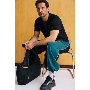 Pantalones Deportivos GRIMELANGE TERNI para Hombre, de Algodón Orgánico, con Paneles en Contraste y Detalles Estampados - Product Image 4