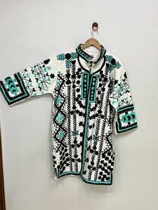 Suzani veste pour femmes brodé coton Long Kimono manteau à la main Boho Hippie vêtements d'extérieur d'hiver cadeau pour elle - Product Image 6