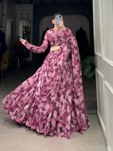 Lehenga choli dupatta ชุดปาร์ตี้ฤดูหนาวของผู้หญิงชุดปาร์ตี้และเทศกาลที่ได้รับแรงบันดาลใจจากวินเทจ - Product Image 3