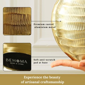 \ \ Vase décoratif rond en métal doré avec finition lisse Pièce maîtresse parfaite pour la table à manger du salon et l'espace de bureau - Product Image 5