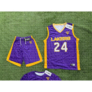 Maillot de basket-ball 2026 style uniforme – Couleurs personnalisées, motifs de bandes latérales, esprit scolaire, grande taille, injection directe - Product Image 1