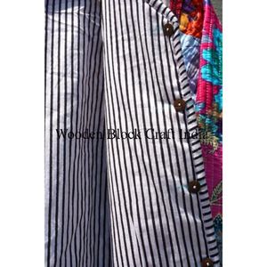 Chaqueta Acolchada Vintage Hecha a Mano en India, de Algodón Puro, con Diseño Floral Kantha Reversible, para Mujer, Moda Otoño Invierno - Product Image 4