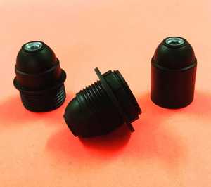 Portalámparas de Plástico Negro E27 de Amba Plastics con Estilo Moderno y Fácil Instalación, Base de Rosca - Product Image 6