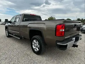GMC Sierra 3500 SLT 2015, conduite à gauche, sièges en cuir, feux LED, pneus R19, transmission automatique - Product Image 2
