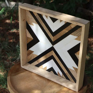 Plateau de service carré en bois Art Déco moderne avec motif végétal pour les occasions de mariage - Product Image 1