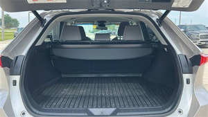 Venza LE LHD 2021 Usado en Buen Estado - Product Image 3