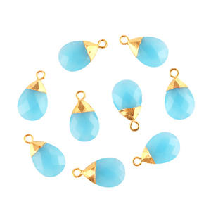 Suministro al por mayor Briolette Cut Sky Blue Calcedonia Conector en forma de pera 18K Oro galvanizado DIY Single Bail Findings - Product Image 1