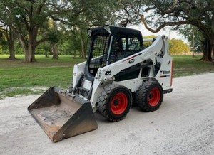 Minicargadora Usada BOBCAT S530 de 2 Toneladas, Cargadora de Ruedas Diésel, Cucharón de 0.35m, Garantía de 2 Años, Motor Perkins, Parker - Product Image 6