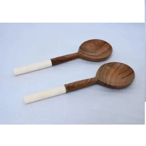 Cuchara de cocina ecológica de madera hecha a mano con mango de resina de lámina dorada, utensilio de cocina de lujo - Product Image 2