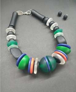 Nuevo collar de lujo corto de resina hecho a mano con acabado atractivo, collar de cuentas gruesas de lujo, pulsera, joyería de moda de resina Premium - Product Image 5