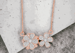 Collier luxueux en diamant rond avec fleur sauvage - Product Image 5