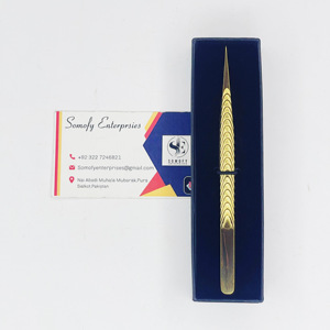 Pince à cils personnalisée en acier inoxydable plaqué or de haute précision Pince à épiler droite personnalisée avec prise en main de dernière génération - Product Image 1