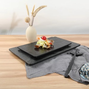 Bandeja de servicio rectangular negra con diseño elegante, perfecta para el hogar, cocina, uso de mesa, presentación y decoración de alimentos - Product Image 3