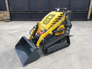 Envío Gratis Mini Cargadora de Orugas HT360 |   360 kg |   Altura de Elevación de 2.45 m |   Tracción de orugas |   Circuito de Martillo Hidráulico |   1.15 m de ancho - Product Image 4