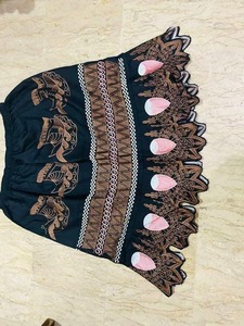 กระโปรงสั้นมินิเอ-ไลน์อัดพลีทสำหรับผู้หญิงกระโปรงสั้นปักลายดอกไม้เอวยางยืดมีเชือกผูกขนาดเล็กอินเทรนด์ใหม่ - Product Image 3