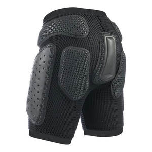 Vente en gros de shorts de motocross personnalisés pour hommes, vêtements de sport de haute qualité en coton, polyester et spandex, équipe de course incluse, fabriqué au Pakistan - Product Image 2