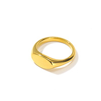 Hochglanz polierter Edelstahl Oval Gold Siegelring Graviert Benutzer definierter Anfangs name Fingerring Stapelbarer Rings chmuck für Frauen