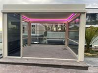 Pergola Bioclimatique Rétractable en Alliage d'Aluminium Platine, Revêtement Poudré, Écologique, Étanche, Anti-Rongeurs, Anti-Pourriture, Moderne et Élégante