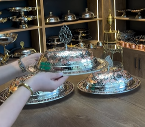 Serveurs de casserole de console en acier inoxydable les plus vendus Conception élégante de motif floral en laiton - Product Image 3