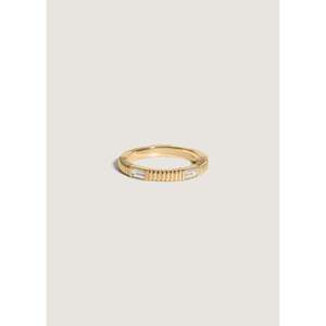 Colección de Anillos Elegantes con Diamantes en Forma de Baguette - Product Image 1