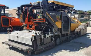 เครื่องปูยางมะตอย Volvo P4820D ABG ใหม่สำหรับขาย - Product Image 3