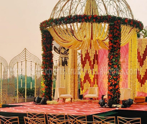 Elegante Boda Metal Mandap Decoración Tendencia Lujo Bodas Metal Mandap Venta Nueva Boda con velas Oro Metal Mandap Set - Product Image 3