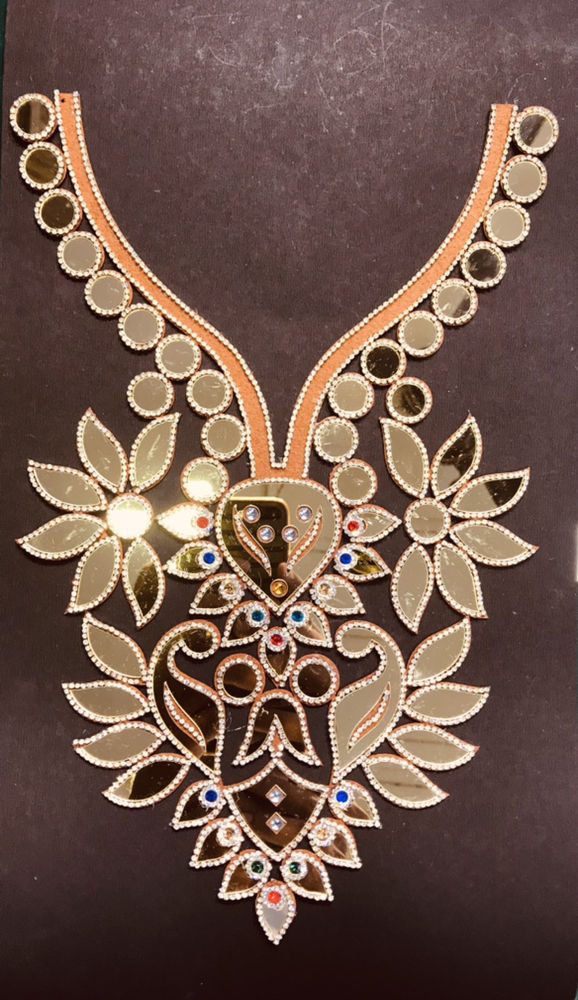 สีน้ำตาล