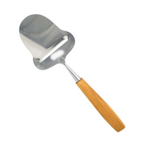 Éplucheur de fromage plaqué argent de meilleure qualité, épandeur de beurre avec poignée ronde en bois, coupe de fromage de luxe - Product Image 1