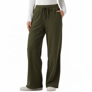 Pantalón de corte bootcut holgado para mujer, opción de talla y colores personalizados, con estampado y bordado. - Product Image 4