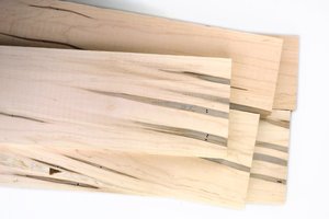 Bois de bouleau papier, sciage et placage, billes rondes, billes écorcissées, bois de construction et structurel, poutres, poteaux - Product Image 2