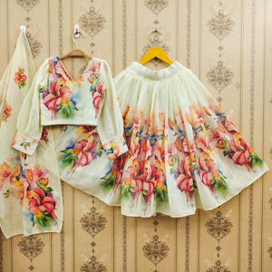 Conjunto de Lehenga Choli para Niñas de Shoryam Fashion, Completamente Cosido, con Estampado Floral, de Poliéster, Largo hasta el Suelo, con Dupatta |   Boda o Fiesta - Product Image 1