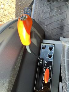 Tractor Massey Ferguson 40 2WD/4WD, Tractor Agrícola de Servicio Pesado, Motor Diésel, Cargador Frontal Opcional - Product Image 5