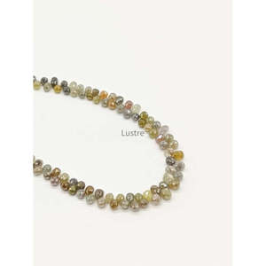 Perles de diamant naturel de 2,5 à 3,8 mm, multicolores, en forme de goutte d'eau, avec clarté VS2, coussinets SI et formes ovales en forme de poire - Product Image 2