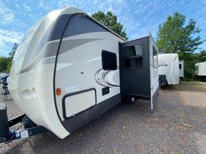 Autocaravana Keystone RV Cougar X-Lite 21RBS usada del 2017, lista para vender. - Product Image 2