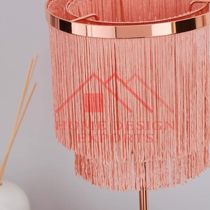 Lámpara de mesa moderna de cabecera de venta caliente con cable para decoraciones de dormitorio Lámpara de pie de metal de calidad superior para decoración de oficina - Product Image 3