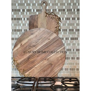Planche à découper en bois durable avec une surface lisse, parfaite pour trancher les dés et préparer les aliments dans n'importe quelle cuisine - Product Image 2