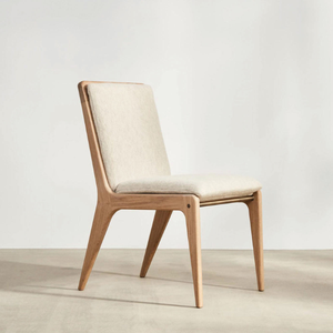 Silla de madera de teca con un estilo moderno y contemporáneo, adecuada para sentarse al aire libre y resistente a todas las condiciones climáticas. - Product Image 3