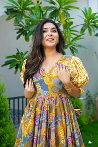 Nuevo diseñador de mujeres Festival Wear Heavy Rayon Kurtis con cuatro lados Imprimir Work Kurtis Set - Product Image 2