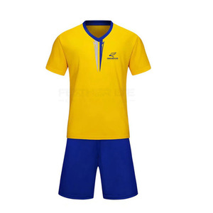 Ensembles d'uniformes de football pour hommes en matériau solide Conception la plus populaire avec option de logo personnalisé - Product Image 1