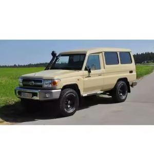 LandCruisers Usados en Excelentes Condiciones en Venta, Motor Diésel, Volante a la Derecha, Asientos de Cuero Oscuro, Tracción Trasera, Control de Crucero Adaptativo - Product Image 5