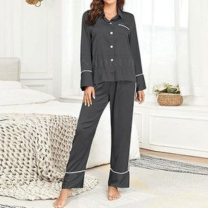 Traje de dormir ligero con tela elástica y corte relajado para ropa de dormir Traje de dormir de estilo clásico hecho de tacto suave - Product Image 2