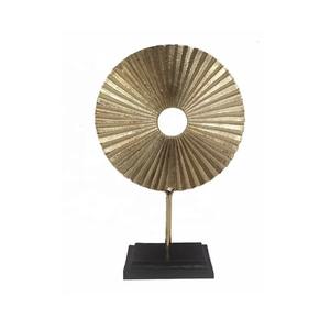 Objeto de mesa escultural con acabado plateado de estilo característico para interiores de casas modernas y escaparates hechos a mano de La India - Product Image 6