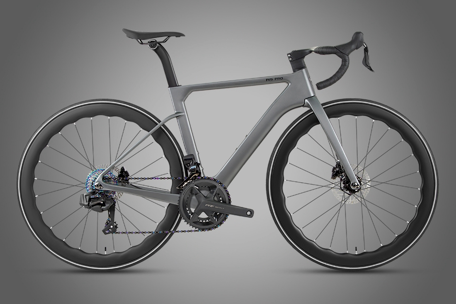 สีเทาเข้ม