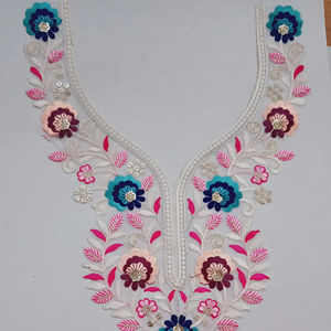 Fourniture en gros d'appliques de col brodées pour les besoins de couture - Product Image 1