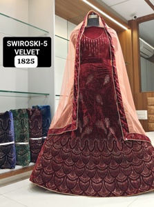 Lehenga Choli de terciopelo bordado pesado de alta calidad para mujer, venta de exportación, precio al por mayor, hecho de seda - Product Image 5