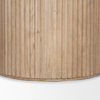Table de salle à manger de cuisine en bois de manguier massif de forme ronde, de taille compacte, artisanale, avec un motif de linte, base sur pied