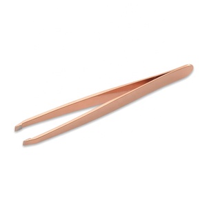 Juego de Pinzas para Cejas y Pestañas de Acero Inoxidable con Punta Inclinada en Oro Rosa, Personalizadas, de Alta Calidad, Duraderas, Ligeras y Ecológicas - Product Image 5